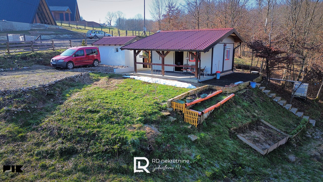 Na prodaju montažna vikendica 30m2, na placu 3458m2, Malo Blaško 6