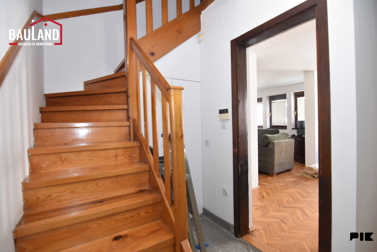 Četverosoban, dvoetažni stan, 100m2 / Čobanija, Centar 10