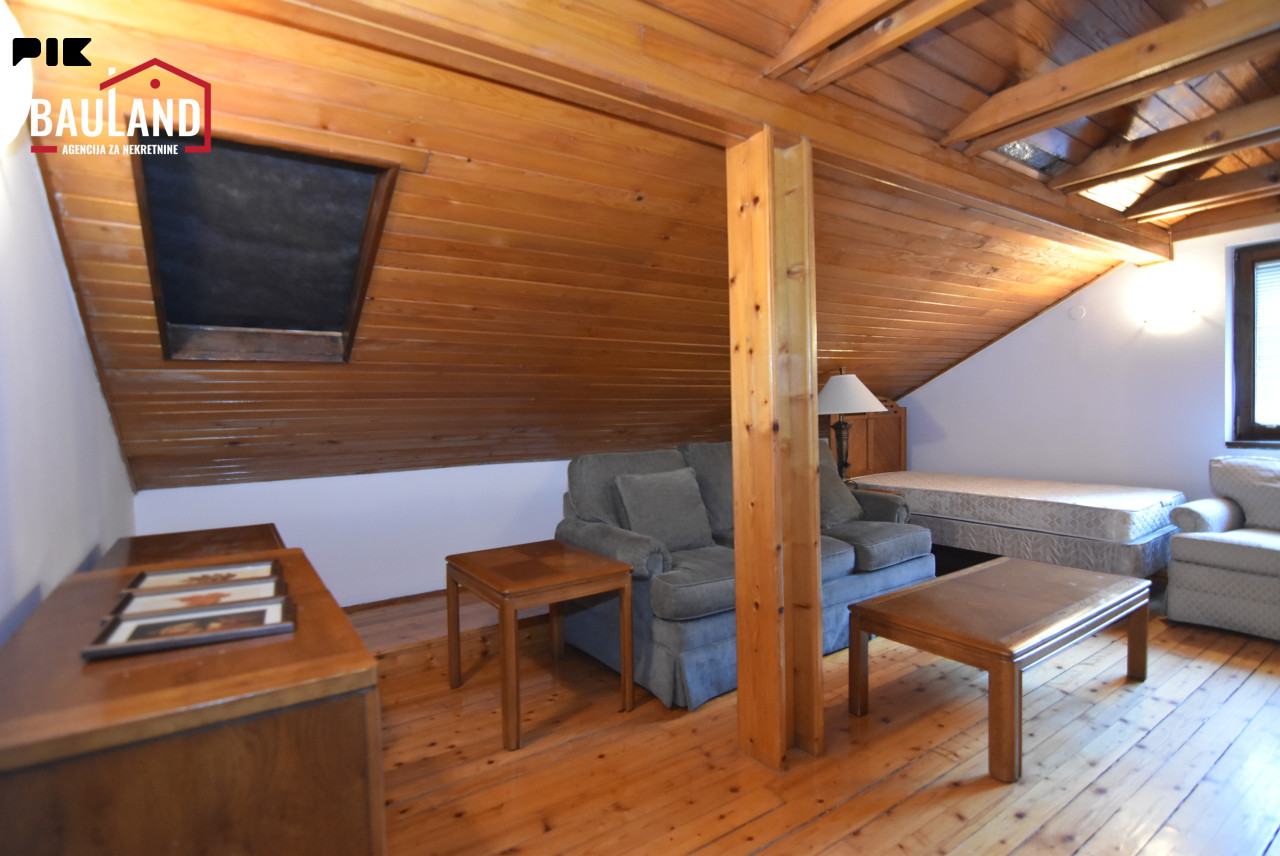 Četverosoban, dvoetažni stan, 100m2 / Čobanija, Centar 12