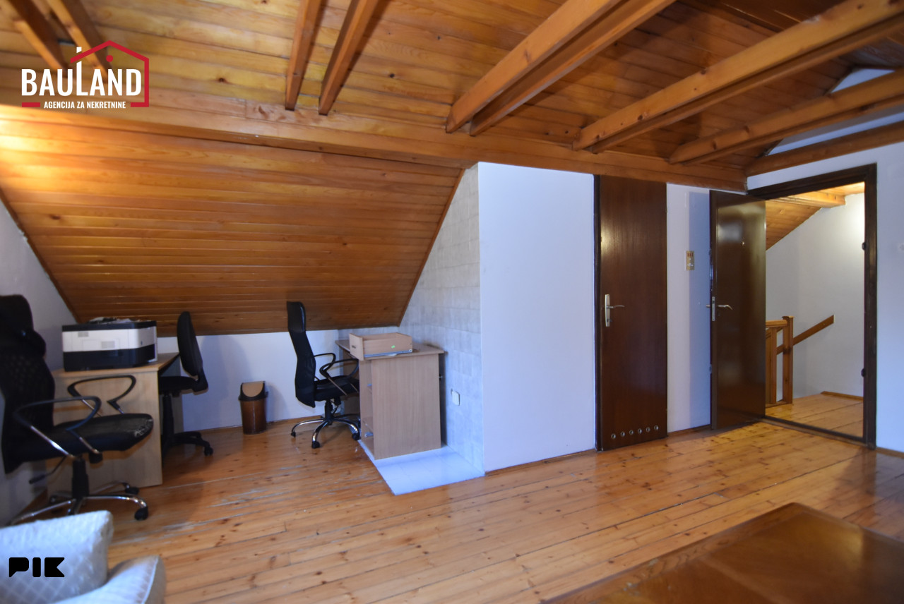 Četverosoban, dvoetažni stan, 100m2 / Čobanija, Centar 14