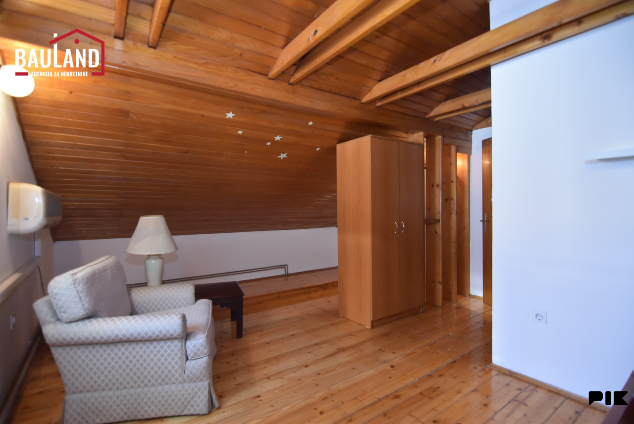 Četverosoban, dvoetažni stan, 100m2 / Čobanija, Centar 16