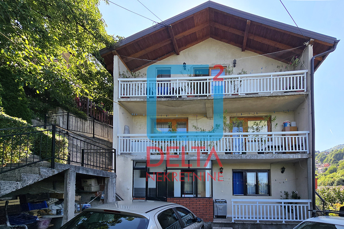 Dvospratna kuća / 273m2 / parcela 274m2 / Vratnik / Stari Grad 2