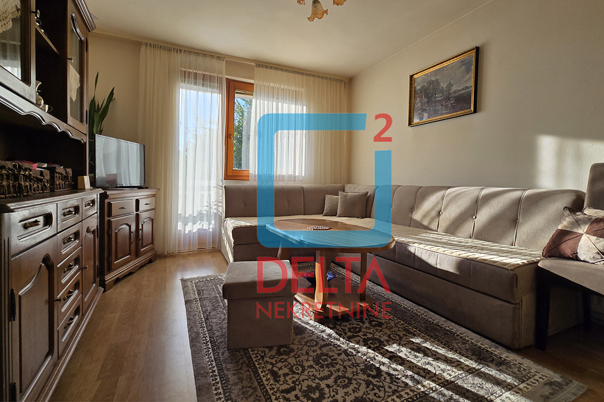 Dvospratna kuća / 273m2 / parcela 274m2 / Vratnik / Stari Grad 3