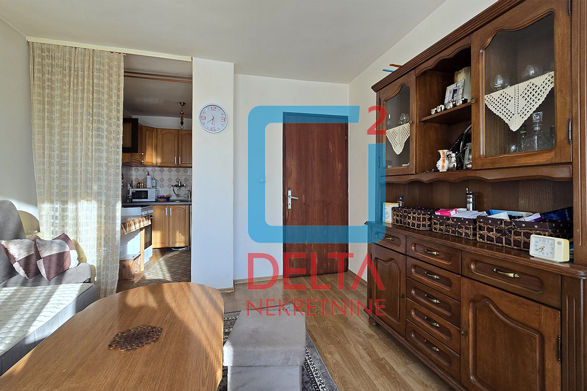 Dvospratna kuća / 273m2 / parcela 274m2 / Vratnik / Stari Grad 5