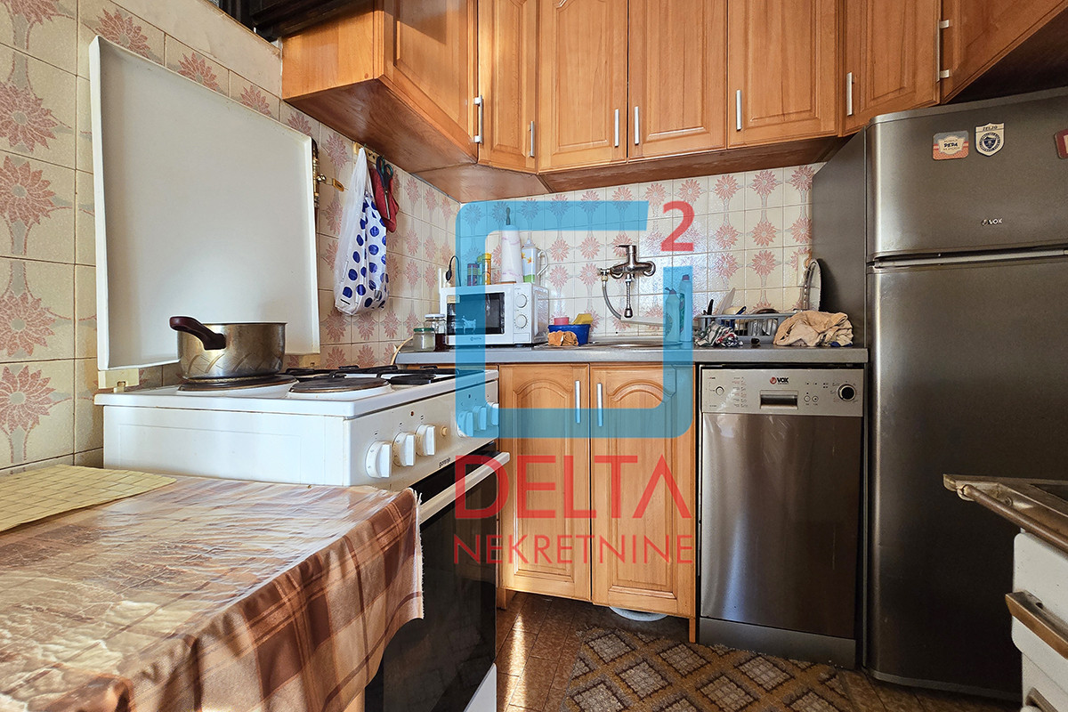 Dvospratna kuća / 273m2 / parcela 274m2 / Vratnik / Stari Grad 6