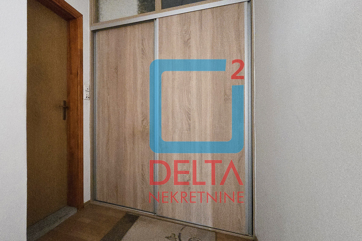 Dvospratna kuća / 273m2 / parcela 274m2 / Vratnik / Stari Grad 11