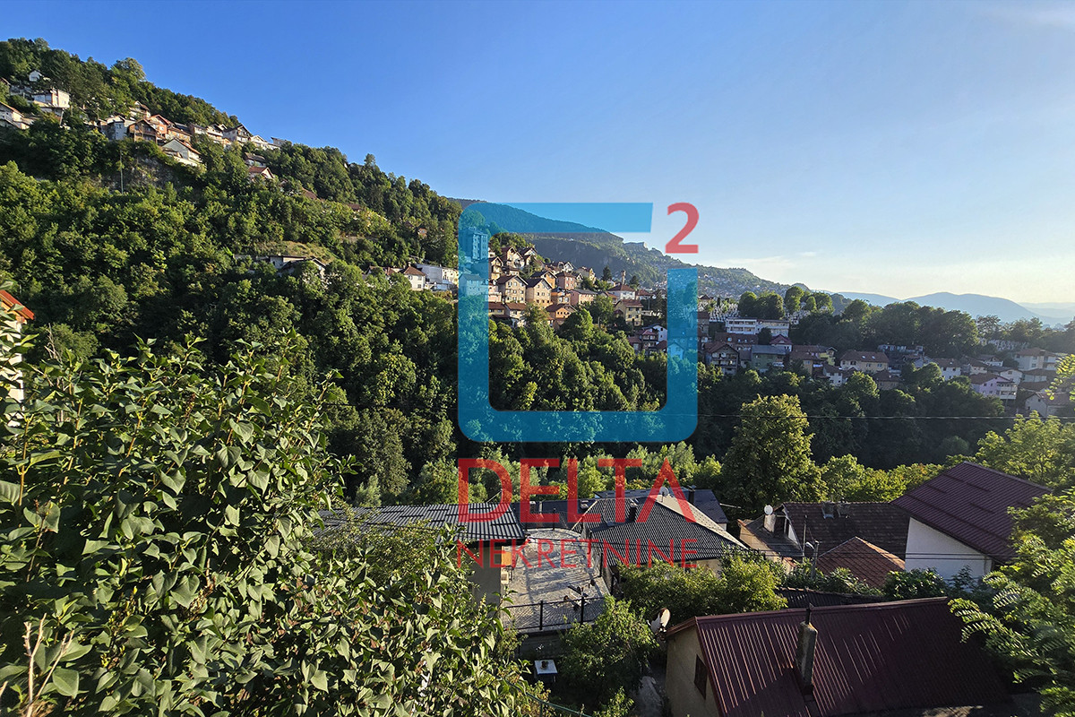 Dvospratna kuća / 273m2 / parcela 274m2 / Vratnik / Stari Grad 14