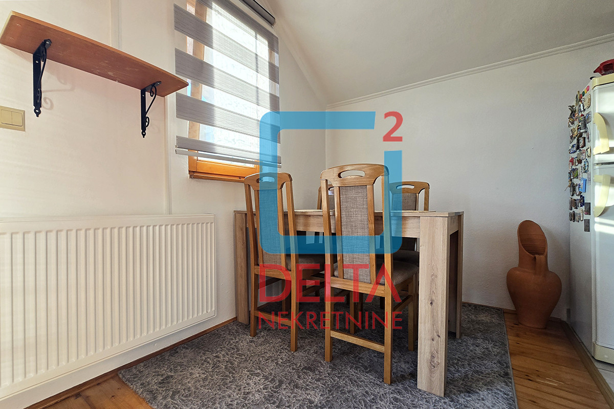 Dvospratna kuća / 273m2 / parcela 274m2 / Vratnik / Stari Grad 17