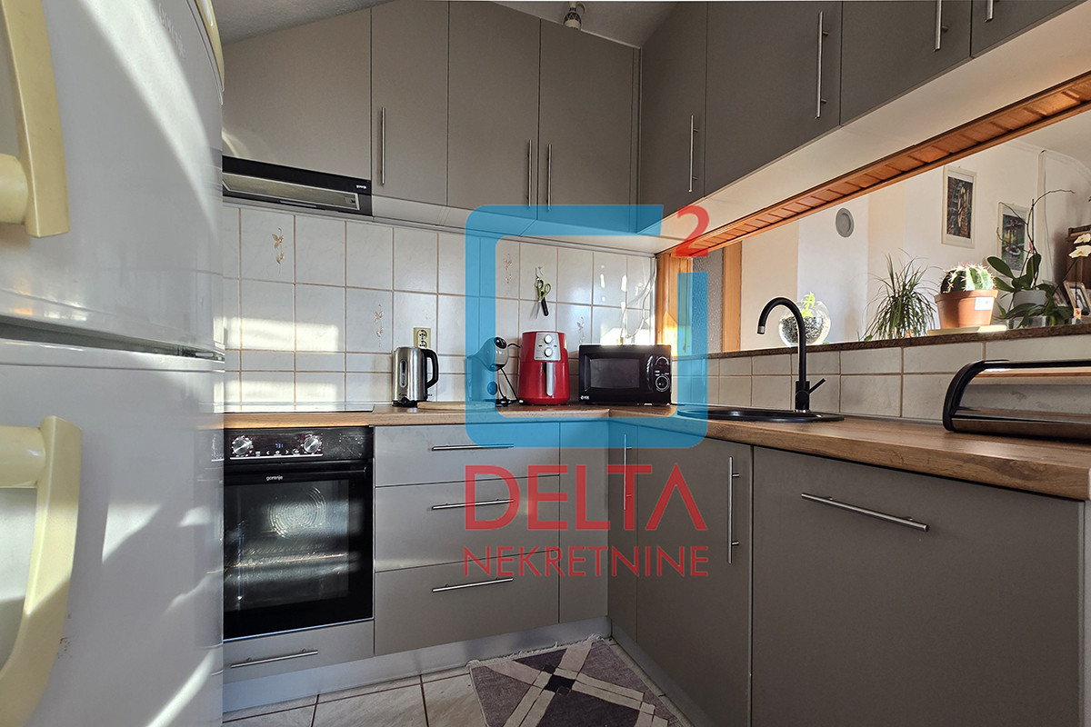Dvospratna kuća / 273m2 / parcela 274m2 / Vratnik / Stari Grad 18