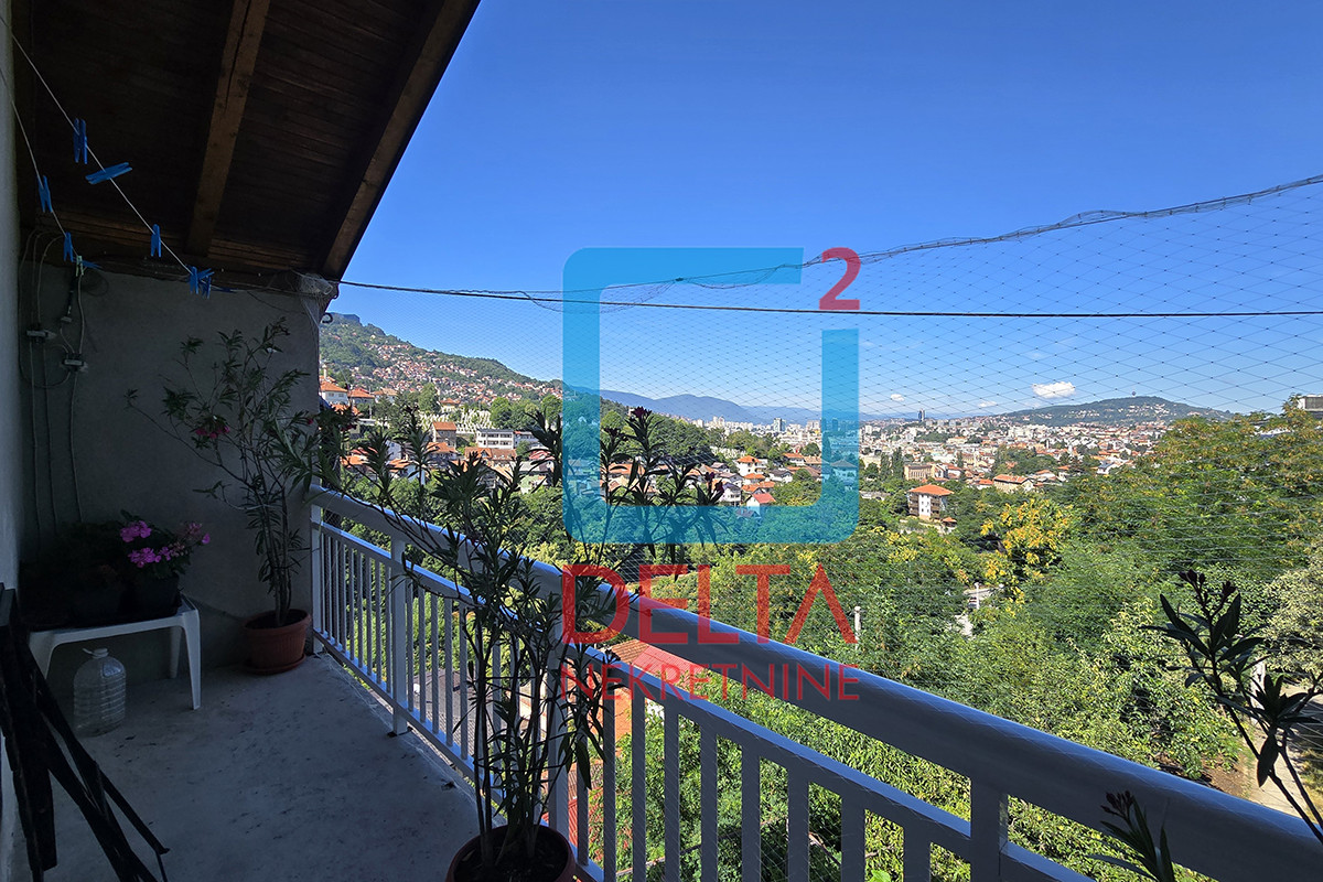 Dvospratna kuća / 273m2 / parcela 274m2 / Vratnik / Stari Grad 24