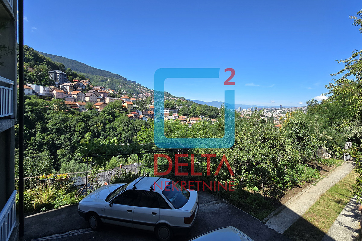 Dvospratna kuća / 273m2 / parcela 274m2 / Vratnik / Stari Grad 29