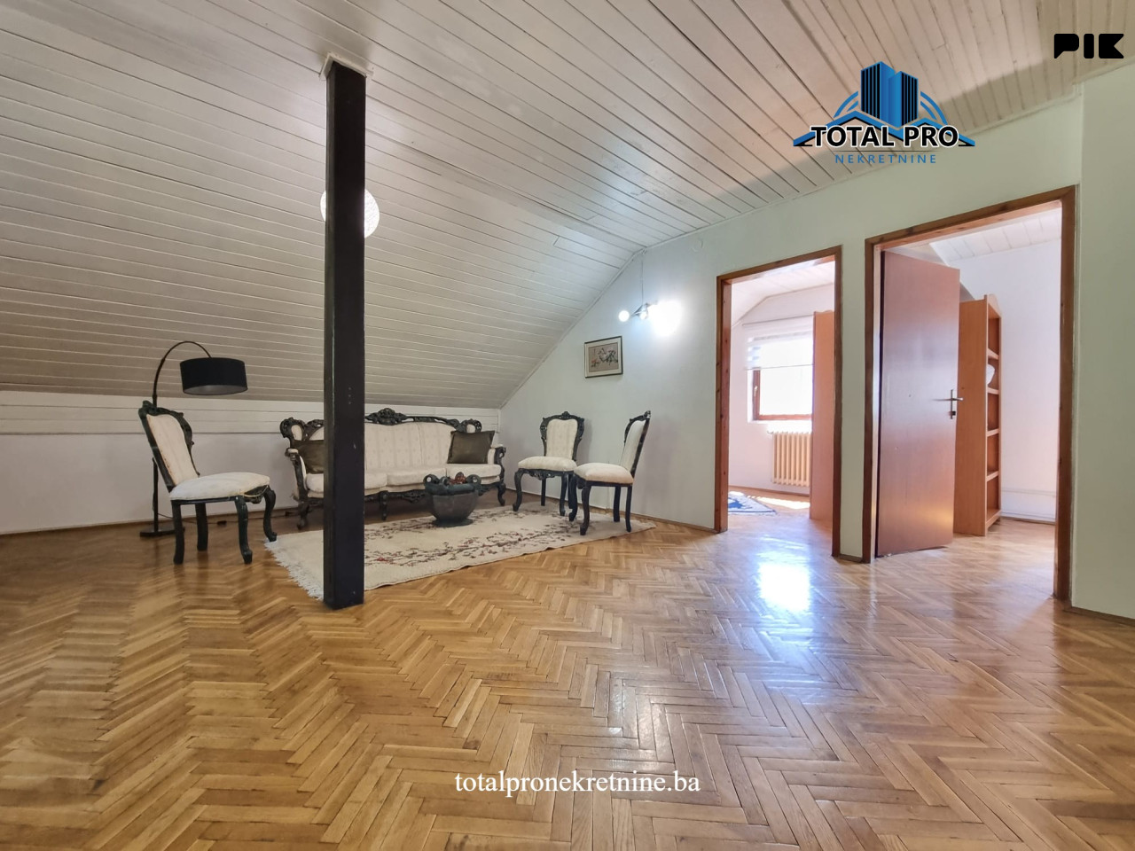 TOTAL PRO / Dvoetažni stan u kući 180m2 / Mejtaš / Centar 19