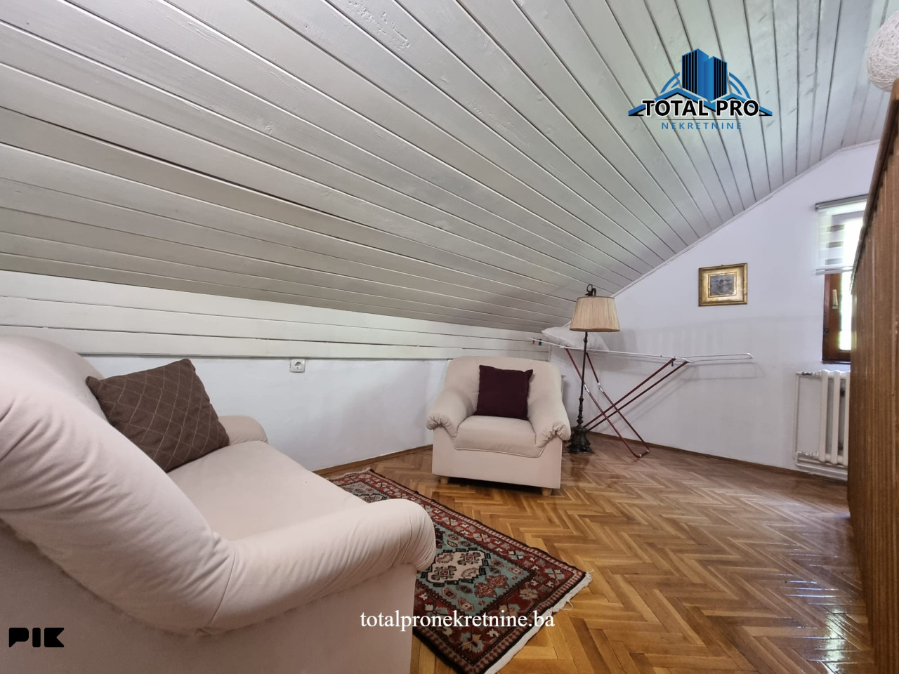 TOTAL PRO / Dvoetažni stan u kući 180m2 / Mejtaš / Centar 20