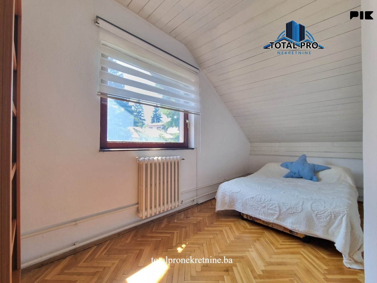 TOTAL PRO / Dvoetažni stan u kući 180m2 / Mejtaš / Centar 23