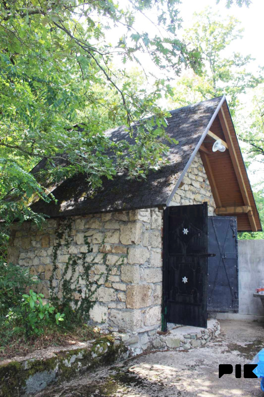 Prodaje se kuća na obali Jablaničkog jezera na parceli 1.073m2 12