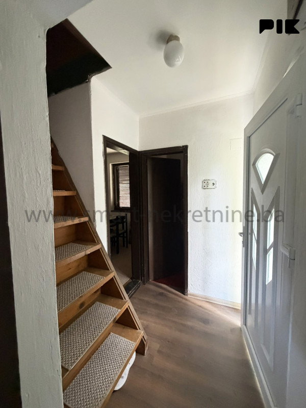 Prodaje se kuća na obali Jablaničkog jezera na parceli 1.073m2 7