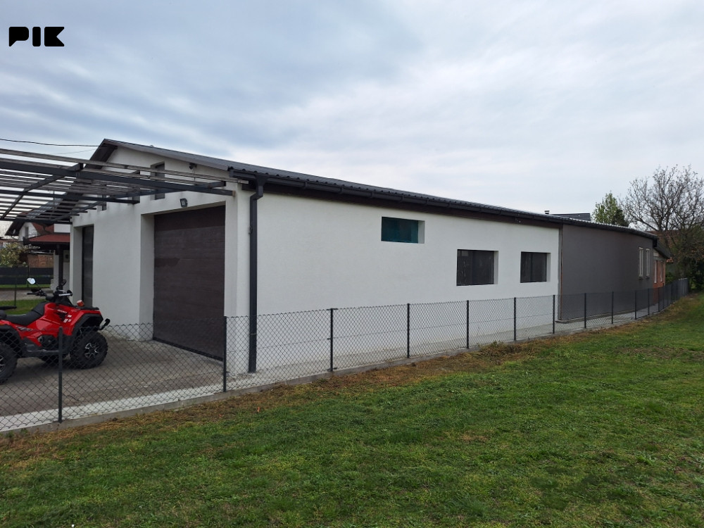 Kuca 112m2 i pomocni objekat hala 300m2 modrica stan 6