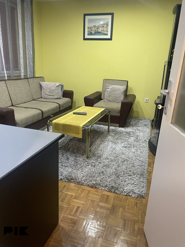Izdajem stan Tuzla - blizina Kampusa i UKC-a (citaj pod detaljno)