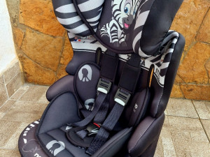 AUTOSJEDALICA ZA DJECU 9-36 KG ZEBRICA  SKORO NOVA