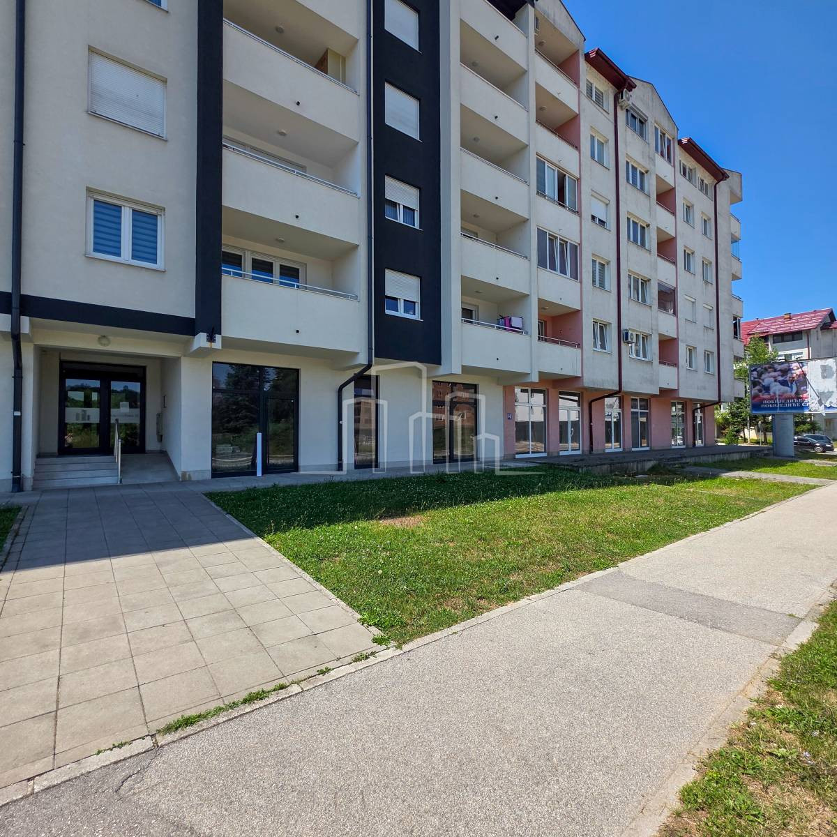 Poslovni prostor Istočno Sarajevo 26m2 Karađorđeva 5