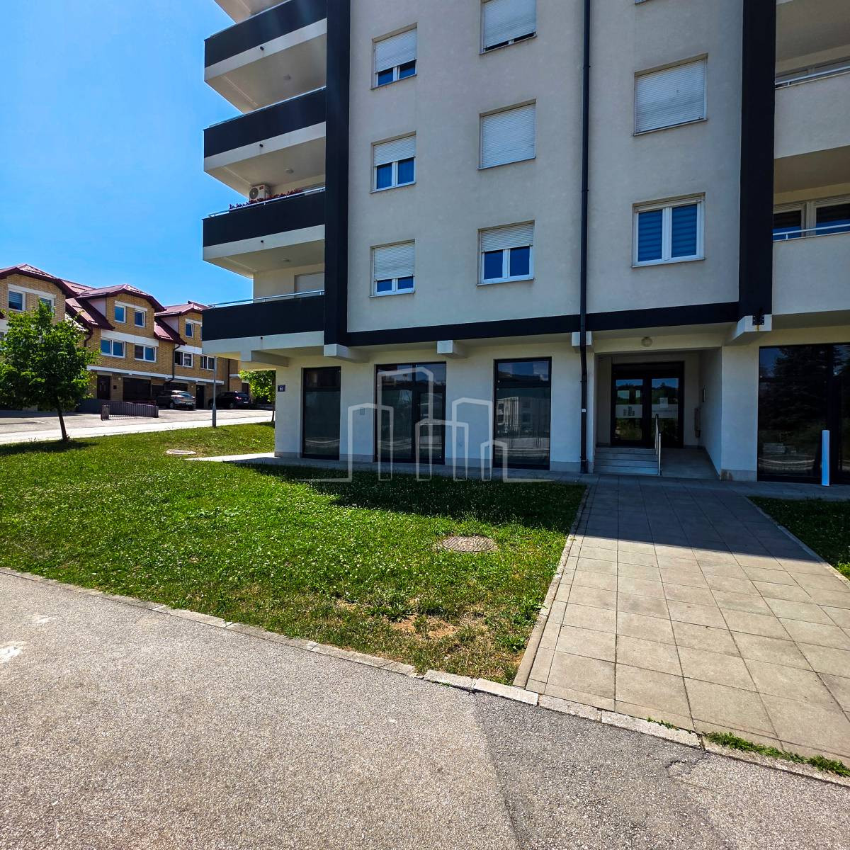 Poslovni prostor Istočno Sarajevo 44m2 Karađorđeva 3