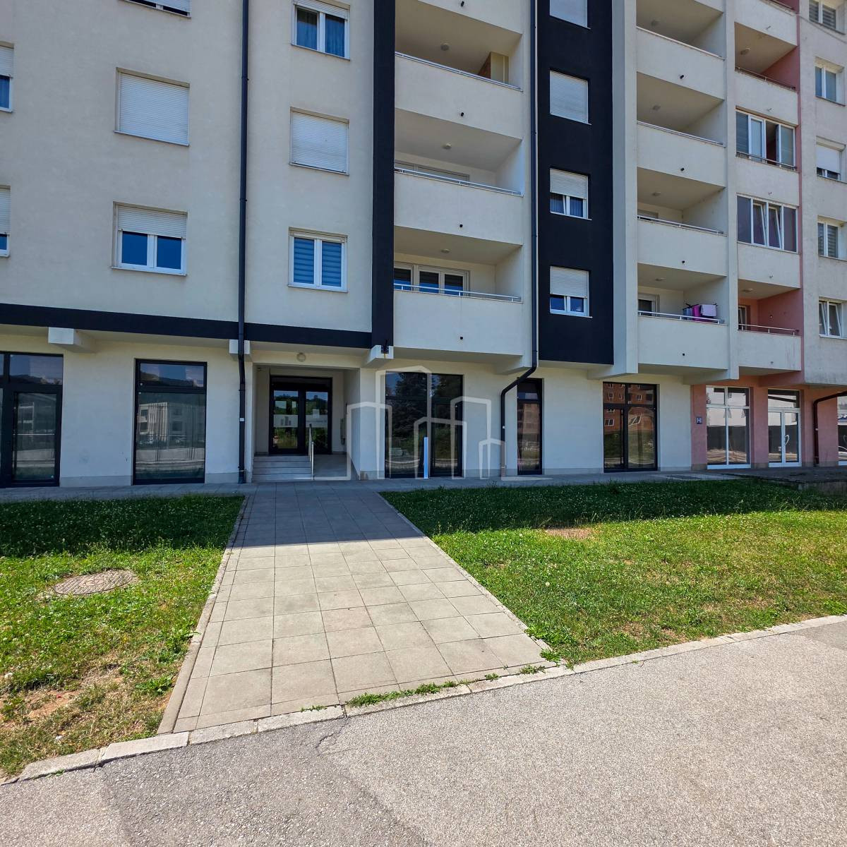 Poslovni prostor Istočno Sarajevo 44m2 Karađorđeva 4