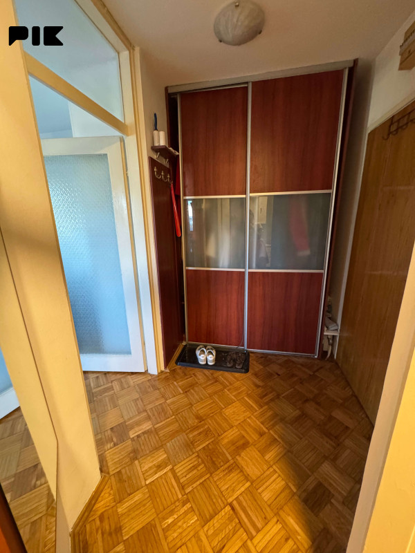 Stan 37m2 Banja Luka - Bulevar Centar - balkon i parking 5