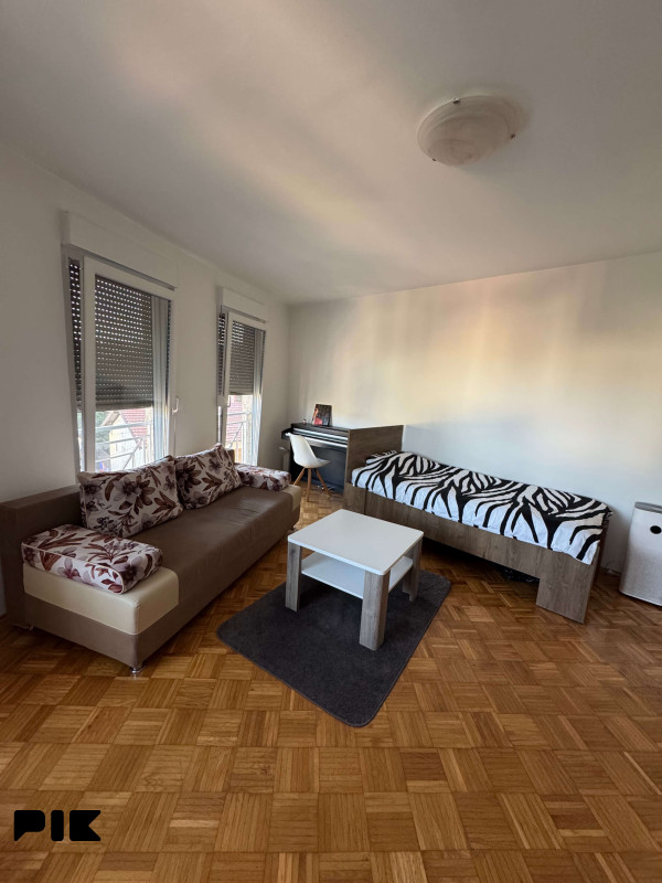 Stan 37m2 Banja Luka - Bulevar Centar - balkon i parking 6