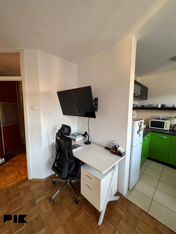 Stan 37m2 Banja Luka - Bulevar Centar - balkon i parking 8
