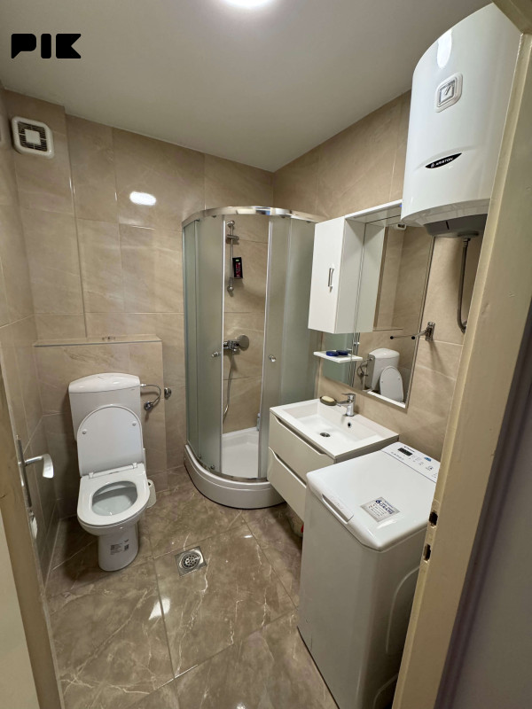 Stan 37m2 Banja Luka - Bulevar Centar - balkon i parking 11