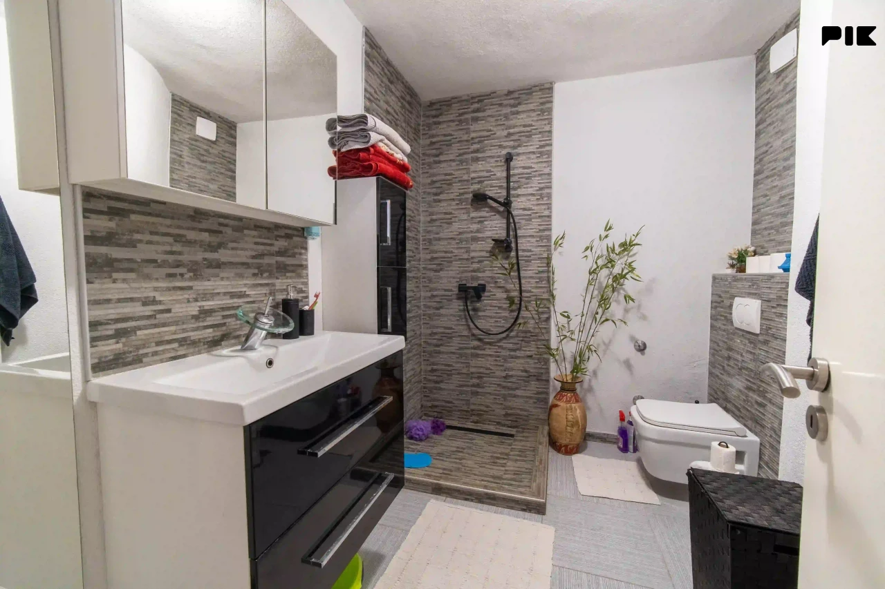 PROPERTIZE | PRODAJA | Moderno namještena kuća na Alifakovcu 8