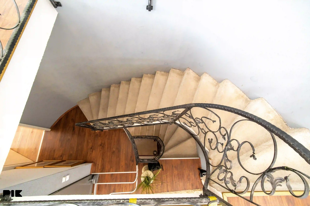PROPERTIZE | PRODAJA | Moderno namještena kuća na Alifakovcu 9