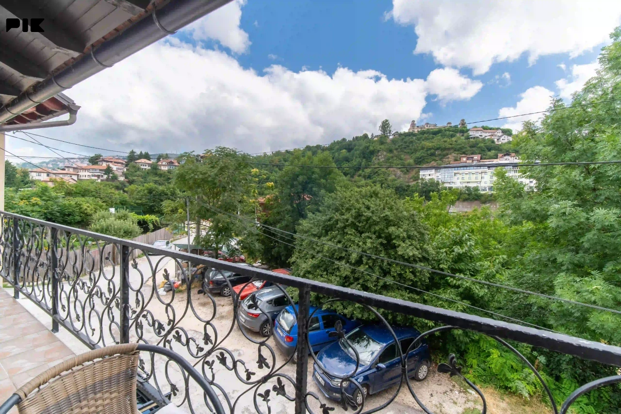 PROPERTIZE | PRODAJA | Moderno namještena kuća na Alifakovcu 14