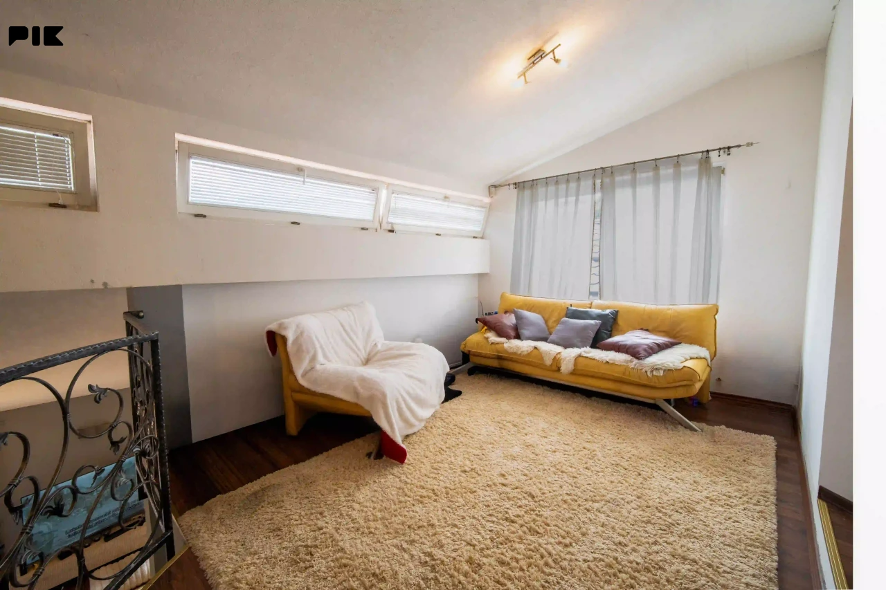 PROPERTIZE | PRODAJA | Moderno namještena kuća na Alifakovcu 18