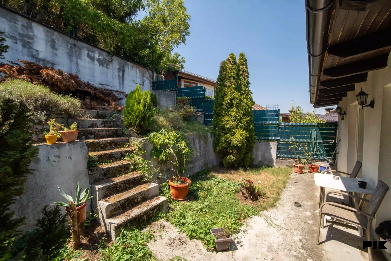 PROPERTIZE | PRODAJA | Moderno namještena kuća na Alifakovcu 23