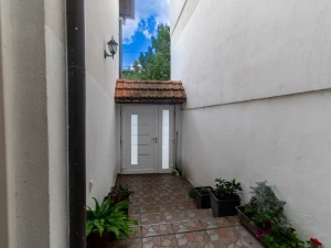 PROPERTIZE | PRODAJA | Moderno namještena kuća na Alifakovcu photo 2