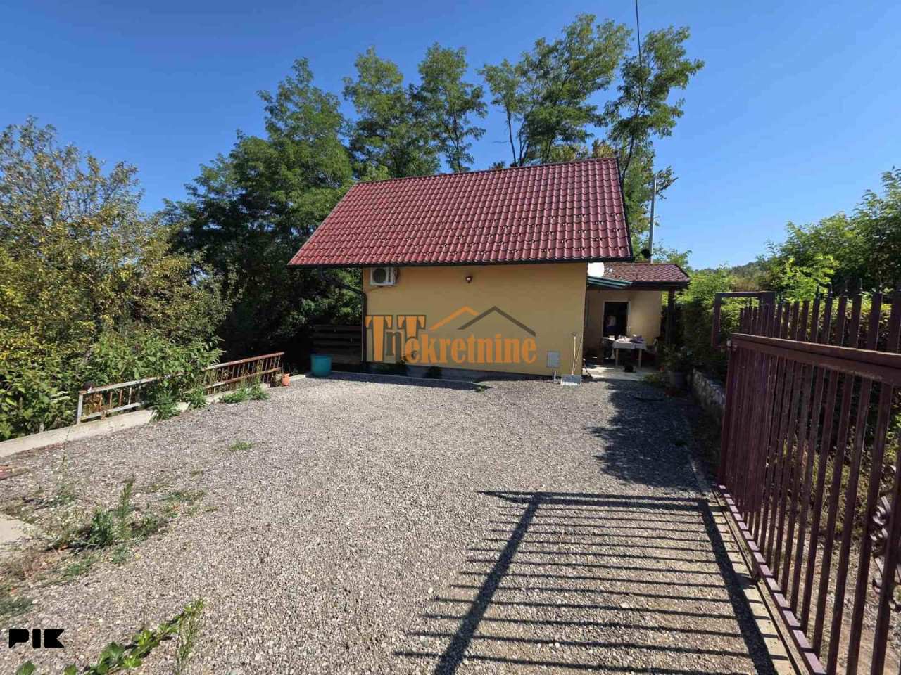 Vikend kuća 75 m2 na placu 1500 m2 - Aleksići 3