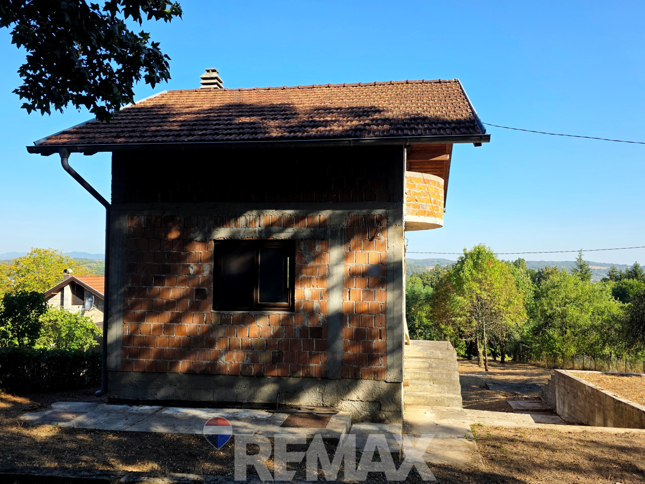 Vikendica sa uređenim dvorištem u Velikom Blašku 11