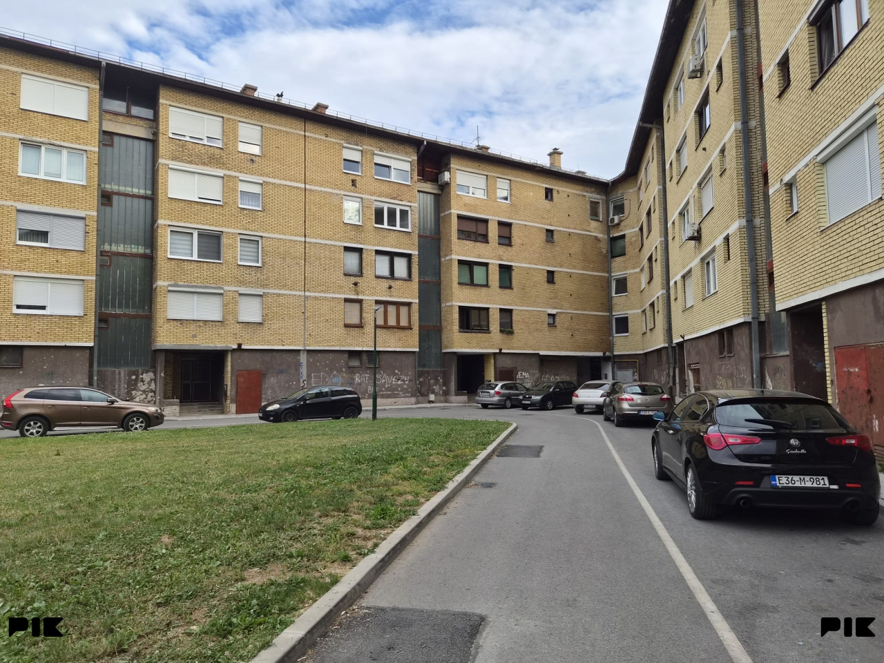 Porodični stan OTES - Ilidza - trosoban 66m2 photo 1