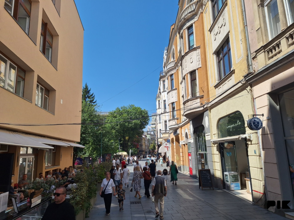 Četverosoban stan Ferhadija 19