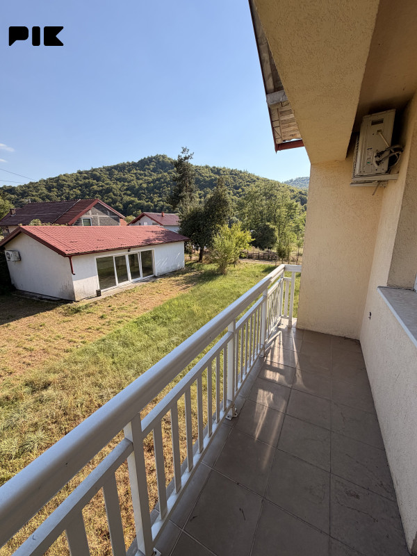 UNIKOD - Kuća Ilijaš + dva duluma zemlje i pomoćni objekat 220 m2 23