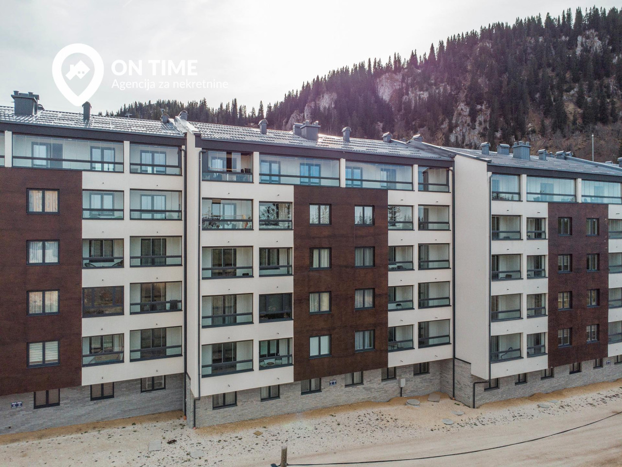 ON TIME prodaje: Dvosoban apartman Jahorina, Snježna Dolina