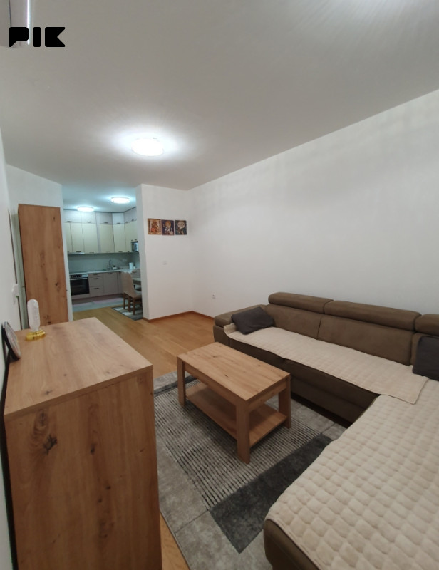 Izdavanje Izdajem stan Banja Luka kod TC EMPORIUM I UKC KLINIČKI 3