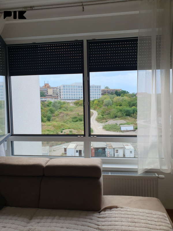 Izdavanje Izdajem stan Banja Luka kod TC EMPORIUM I UKC KLINIČKI 14