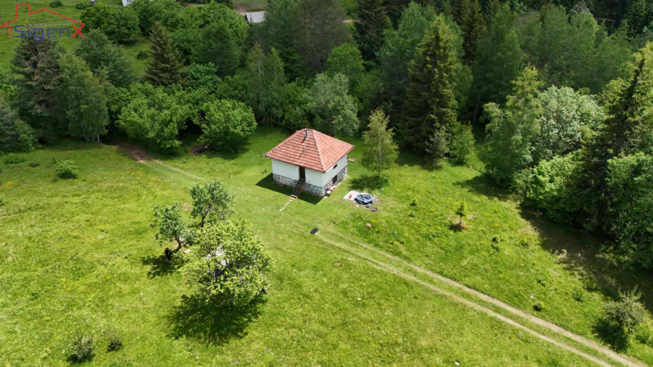 Sigenx prodaje zemljište/vikendica/  Vučija Luka 4