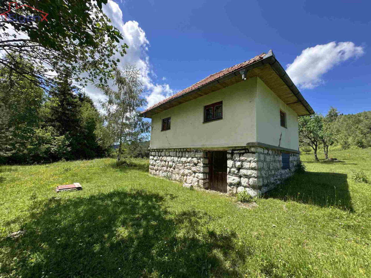 Sigenx prodaje zemljište/vikendica/  Vučija Luka 17