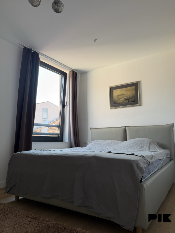 Ekskluzivan četverosoban stan 162 m2 + terasa 90m2/Breka 8