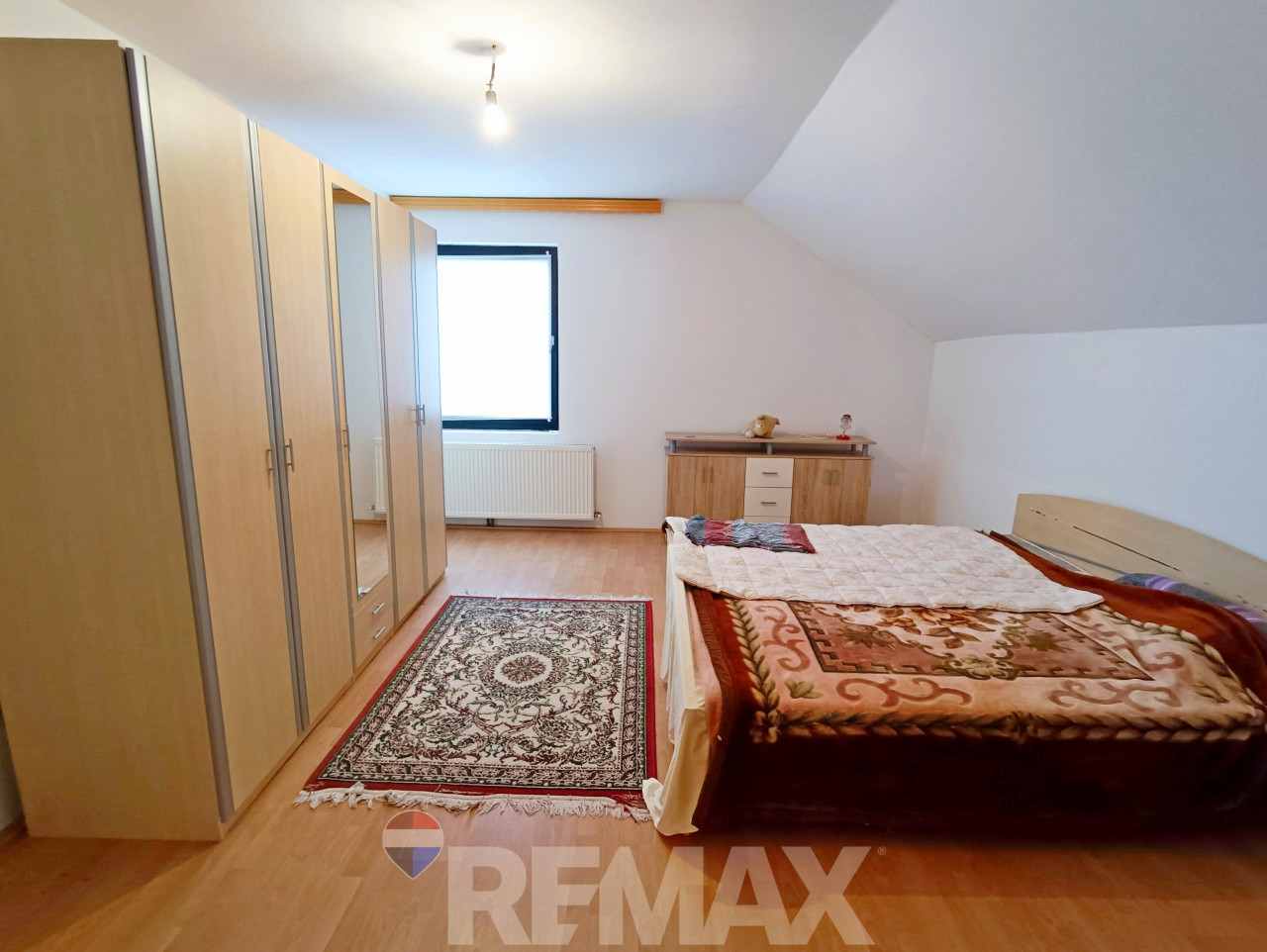 Prostrana porodična kuća 300m2 na placu 1430 m2-Maglajani 5