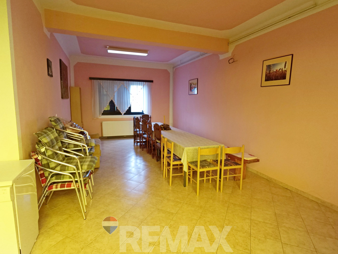 Prostrana porodična kuća 300m2 na placu 1430 m2-Maglajani 14
