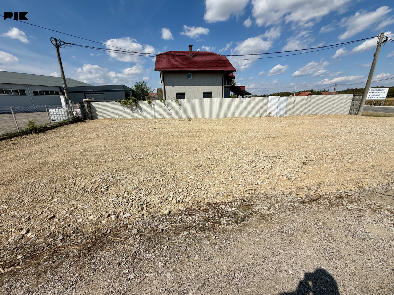 Plac Industrijska Zona Gradačac Ledenice Donje pored puta 8
